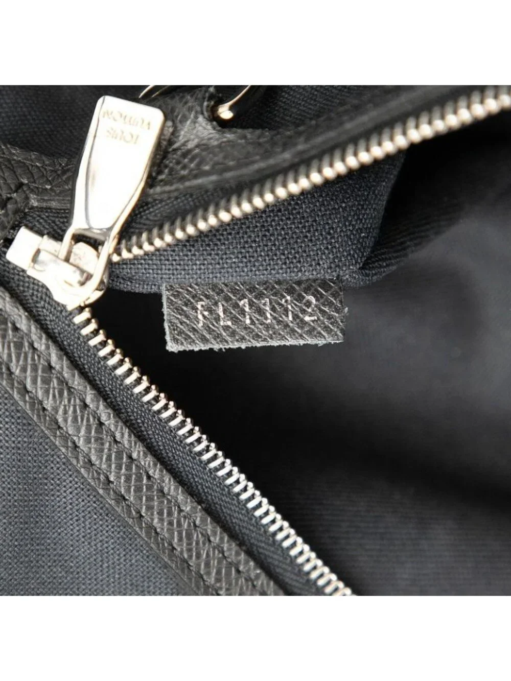 Louis Vuitton Taiga Neo Igor Business Bag Handbag Ardoise Black Leather